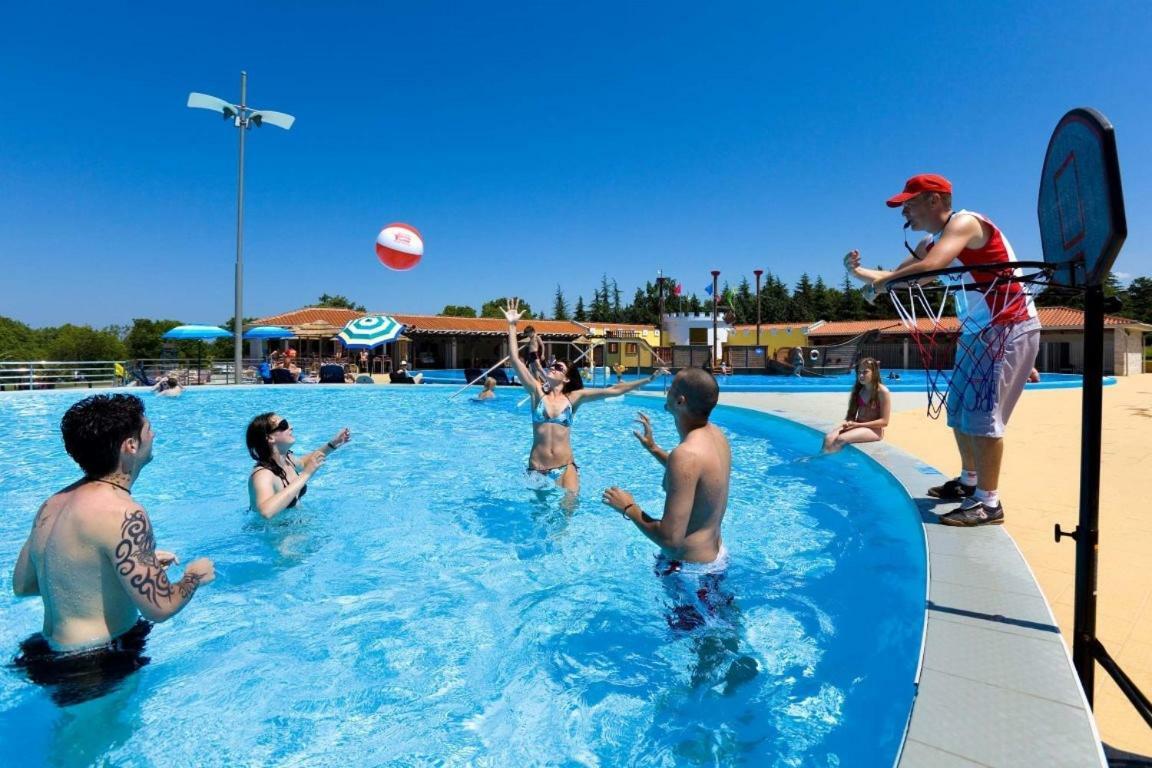 TourIstra Mobile Homes in Camping Park Umago Esterno foto